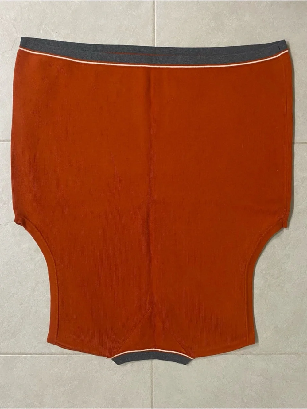 Tommy Hilfiger Men's Rust Orange V-Neck Sweater Vest with Contrast Trim - Picture 6 of 7